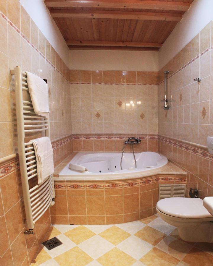 Hotel Orix Jáchymov Extérieur photo